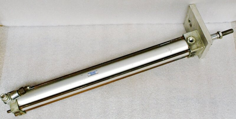 Unknown Brand 1-1/2inx13-3/4in Pneumatic Cylinder