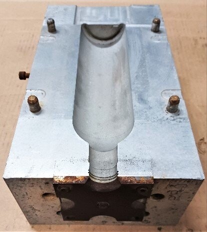 Proto Unknown Model 12.5 oz Soft Shoulder Round Bottle Blow Mold - Image 2