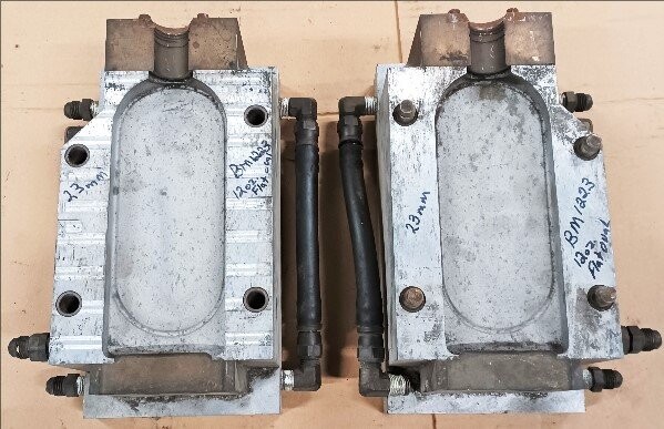 Unknown Brand Unknown Model 12 oz Flat Oval Bottle Mold