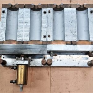 Unknown Brand 4712 16 oz Round Bottle Blow Mold