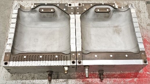 Unknown Brand PD-474 2.5 Gallon Squat F-Style Mold