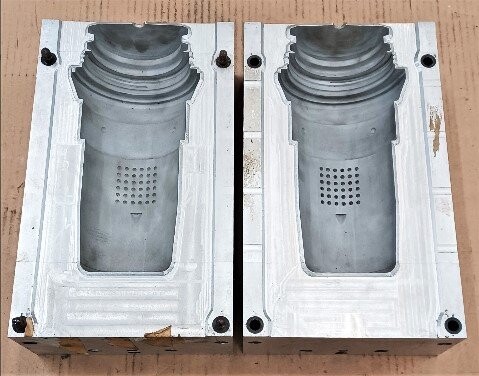 Unknown Brand Unknown Model 2.5 Pound Chlorine Dist. Bottle Blow Mold