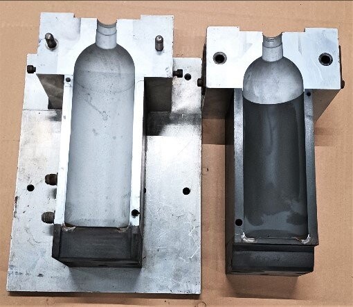 Unknown Brand 8950 20 oz Round Wine Bottle Blow Mold