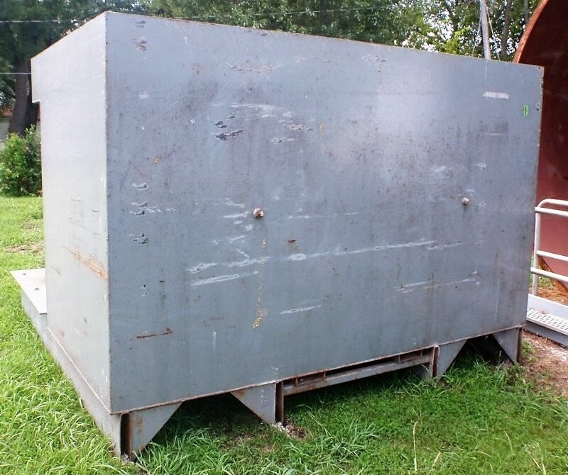 Unknown Brand Unknown Model 2000 Gallon Carbon Steel Water Tank with Pumps - Image 2