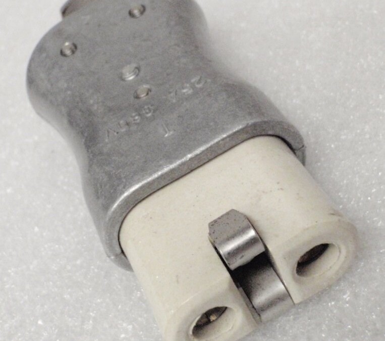 Unknown Brand Unknown Model 25A 380V European High Temp Heater Plug - Image 2