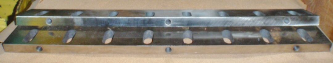 Unknown Brand Unknown Model 28 1/4 Inch Long Stationary Knives - Image 2