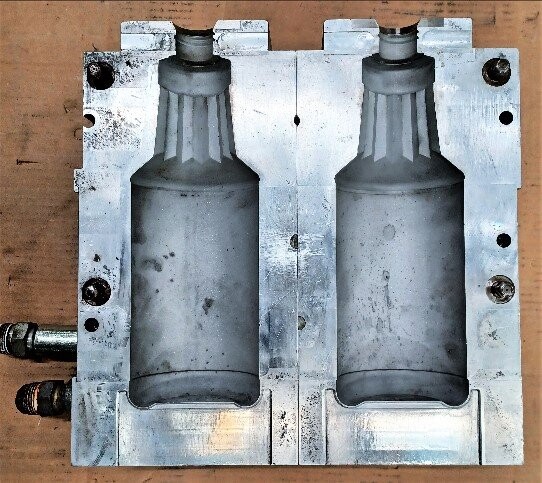 Unknown Brand Unknown Model 32 oz CSC Decanter Bottle Blow Mold - Image 2