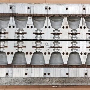 Unknown Brand Unknown Model 4 oz Small Round Bottle Blow Mold