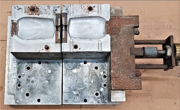 Unknown Brand Unknown Model 8 oz Oval Bottle Blow Mold