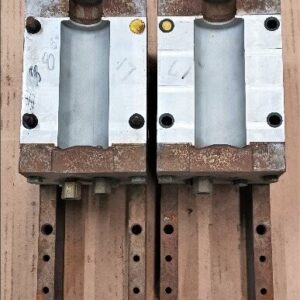 Unknown Brand 1004B 8 oz Round Bottle Blow Mold