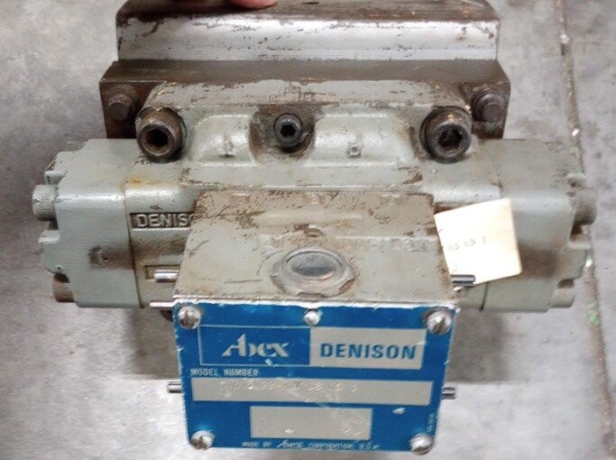 Abex Denison D1D12 33 207 03 03 1 Hydraulic Valve