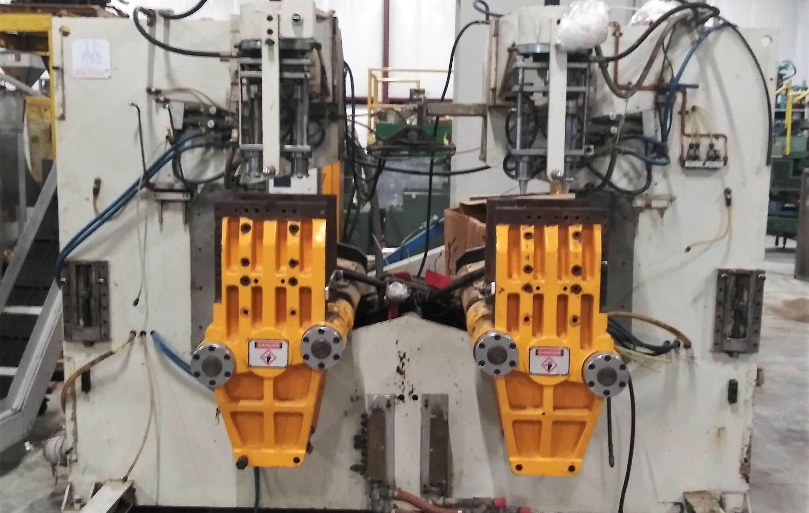 Akei AO-70SNL dual shuttle Blow Molding Machine