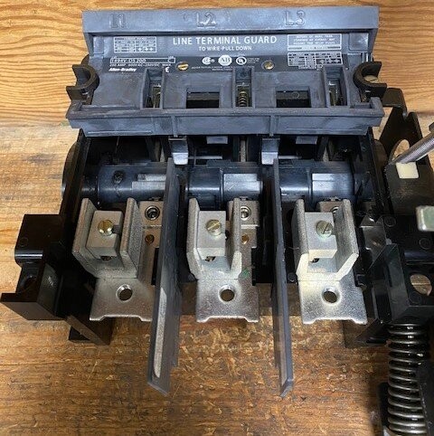 Allen-Bradley 1494V-DS200 Fusible Disconnect Switch and 1494V-DS200 Fuse Block