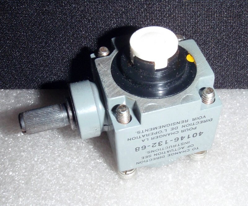 Allen-Bradley 40146-132-68 Limit Switch Operator Head Assembly