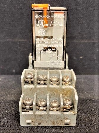 Allen-Bradley 700-HC24A1-3-4 Series D AC120V Relay - Image 2