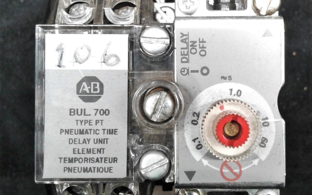 Allen-Bradley 700-P400A1 Series D AC Relay w/ Pneumatic Time Delay Unit - Image 2