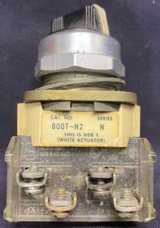 Allen-Bradley 800T-H2 Selector Switch