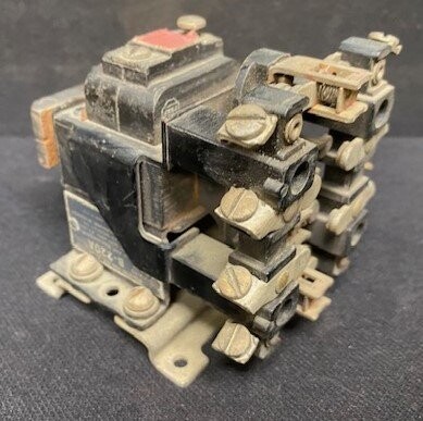 Allen-Bradley B-220A Bulletin Non-Inductive Relay - Image 2