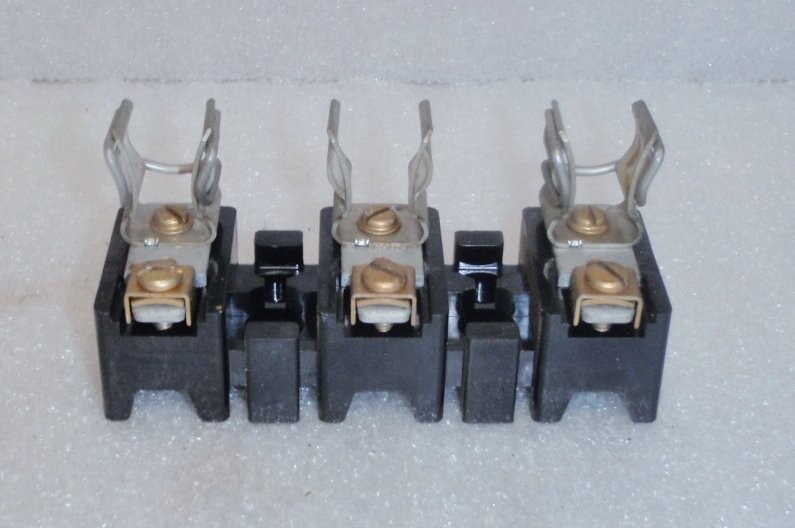 Allen-Bradley X-401978 Fuse Block - Image 2