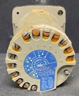 ATC 305C004B10PX 0-15 Minutes Motor Driven Analog Reset Timer - Image 2