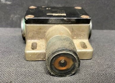 Balluff BES-516-100-S25 Proximity Sensor