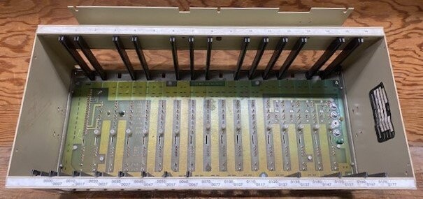 Barber-Colman 4B1A-00005-600-3-00 Module Chassis A11956 with A-11470 I/O Motherboard