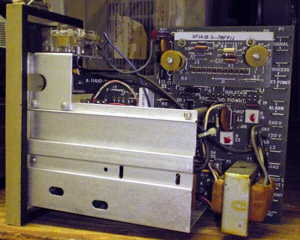 Barber-Colman 522B-40016-010-0-00 520 Solid State Controller - Image 2