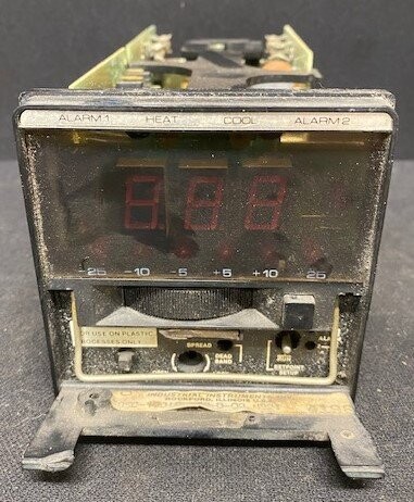 Barber-Colman AT-580 Temperature Controller - Image 2