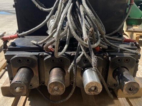 Battenfeld Fischer Unknown Model 4x85mm Blow Mold Machine Head - Image 3