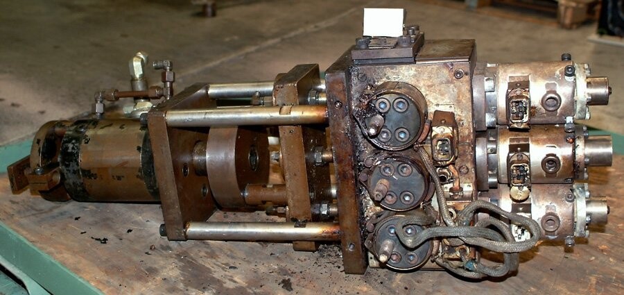 Battenfeld Fischer Unknown Model 3x85 Blow Mold Machine Head