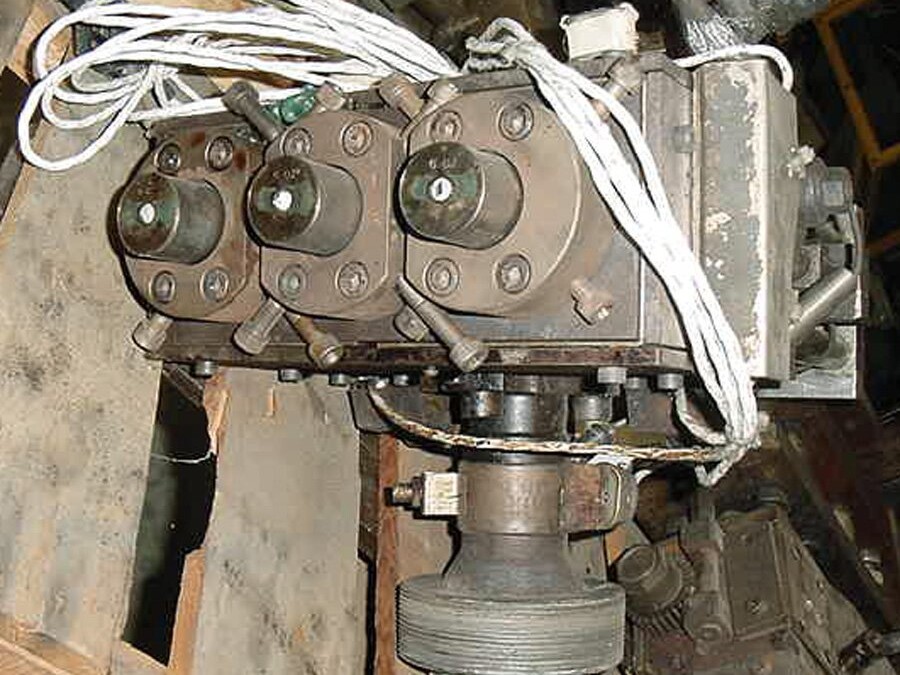 Bekum Unknown Model 3x85 Blow Mold Machine Head