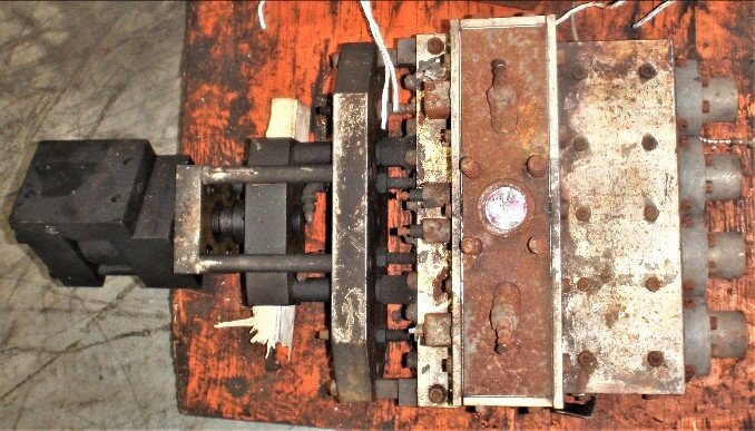 Bekum 4BKSV40 4x85mm Blow Mold Machine Head