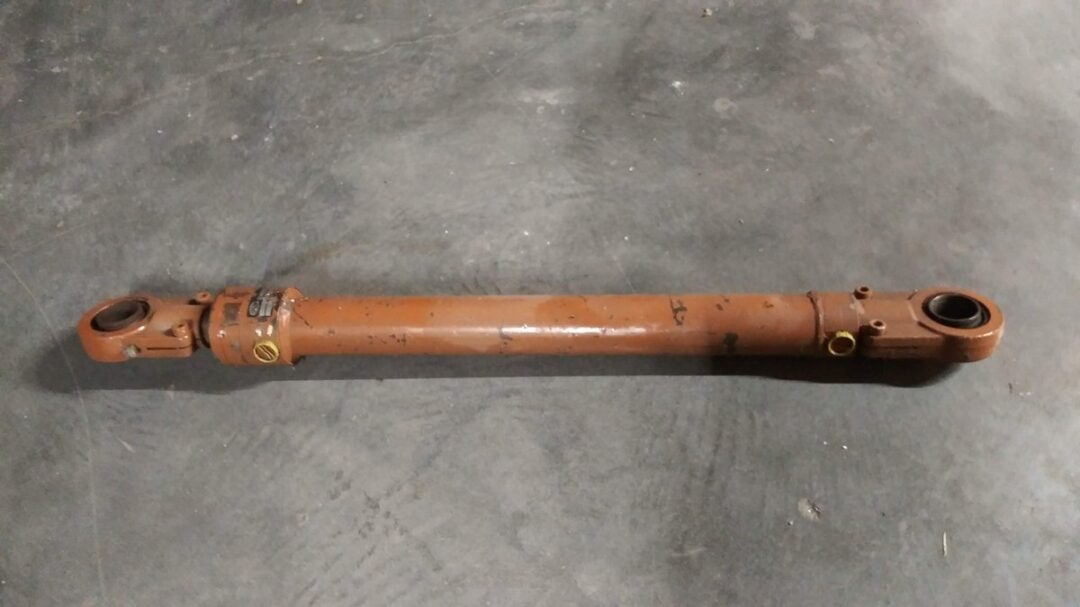 Bekum Unknown Model H-151 Carriage Transfer Cylinder