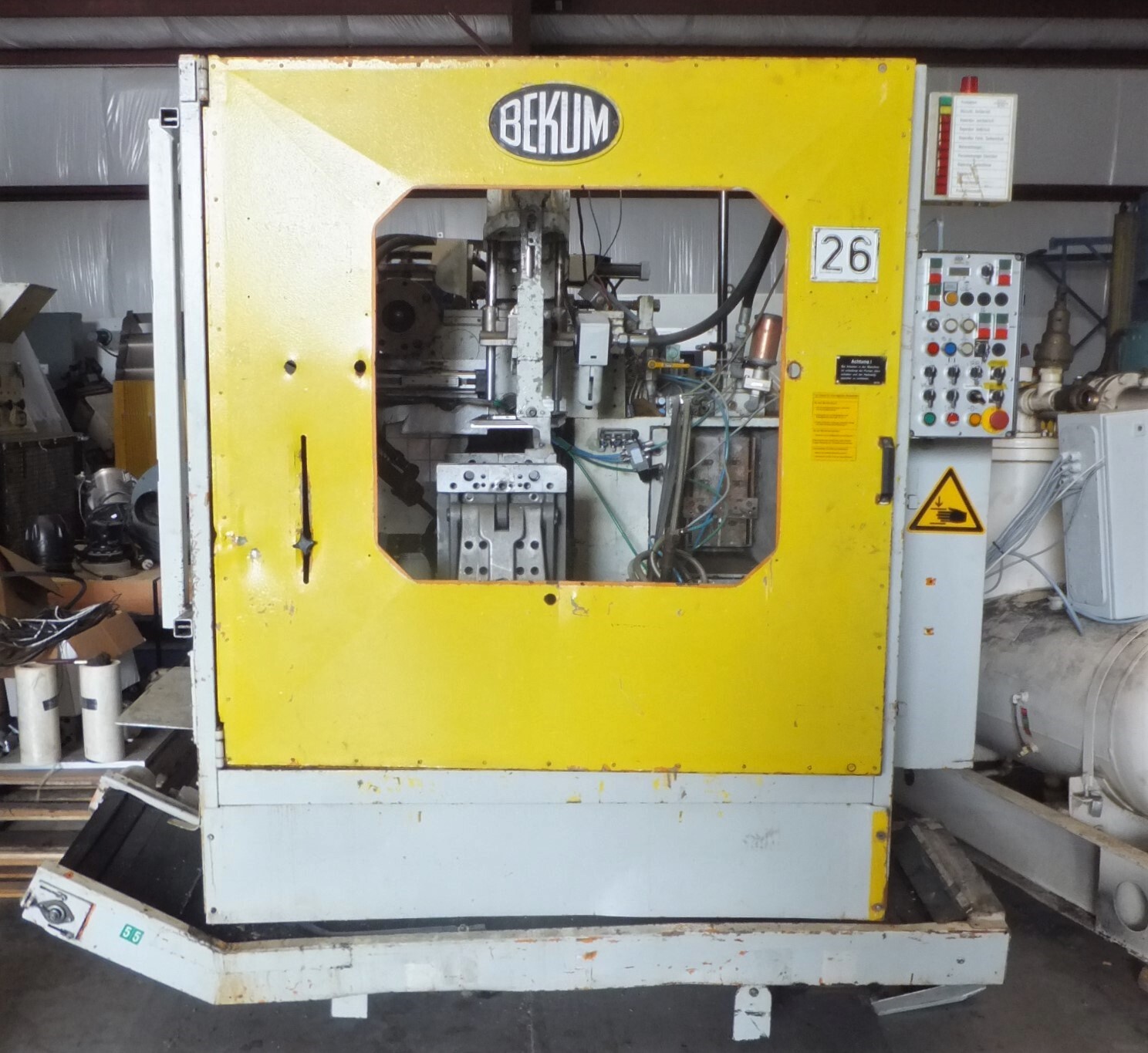 Bekum BM-303 Single Shuttle Continuous Extrusion Blow Molding Machine