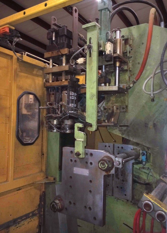 Bekum Single Shuttle Extrusion Blow Molding Machine - Image 2