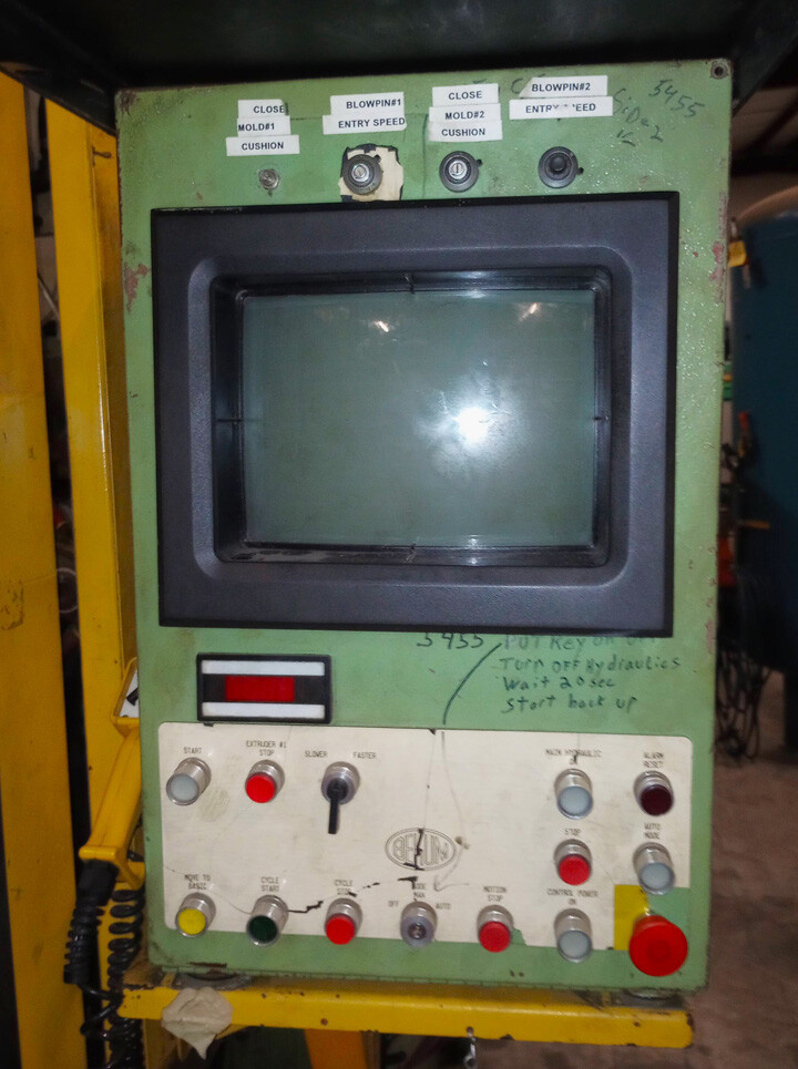 Bekum Dual Shuttle, Continuous Extrusion Blow Molding Machine - Image 4