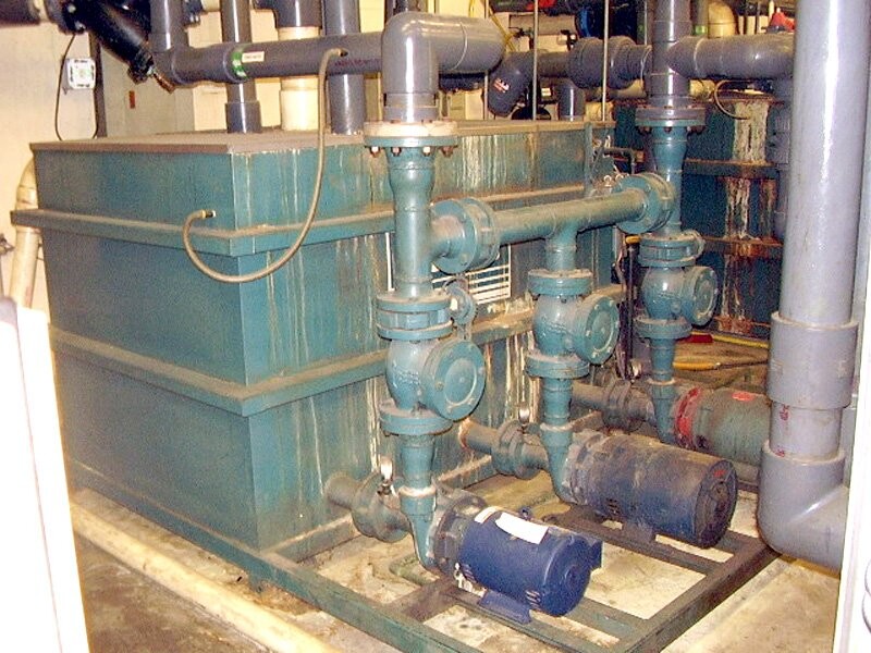 Berg 1000 Gallon Tank