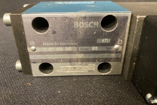 Bosch 0 811 404 041 Hydraulic Valve - Image 2
