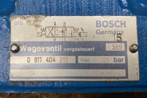 Bosch 0 811 404 219 Hydraulic Valve Assembly - Image 2