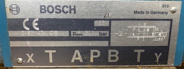 Bosch 0 811 404 916 Directional Control Valve - Image 2