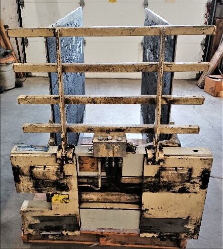 Cascade 20D-CC Forklift Clamp Attachment - Image 2