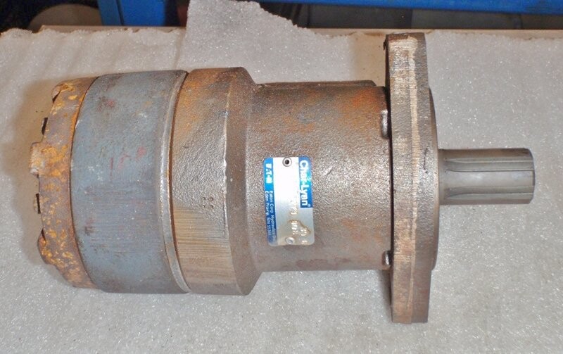 Char-Lynn 103 1079 008 Hydraulic Motor