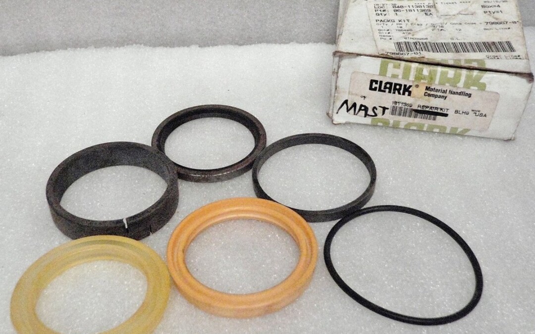 Clark Material Handeling Comapny Seal Kit 1811369