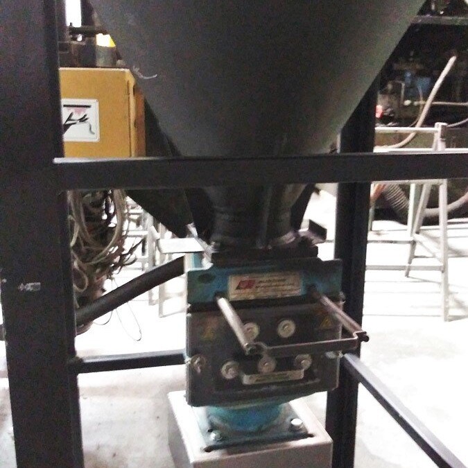 Conair CH-24 24" Diameter Insulated Drying Hopper - Image 2