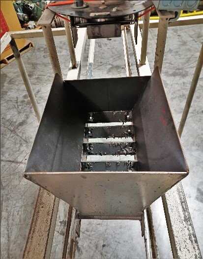 Conair DL15 Vacuum Receiver Hopper and Stand - Image 3