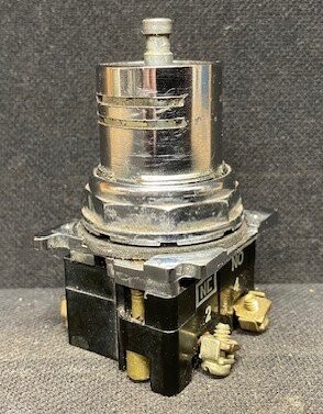 Cutler-Hammer 10250T/91000T Heavy Duty Push Button - Image 2