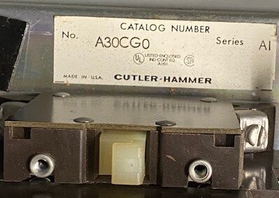 Cutler-Hammer Bulletin A30CG0 Series A1 Enclosed Fusible Combination Starter - Image 2