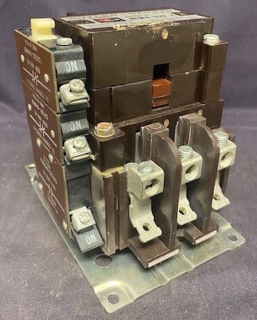 Cutler-Hammer C10DN3 Series B1 Contactor