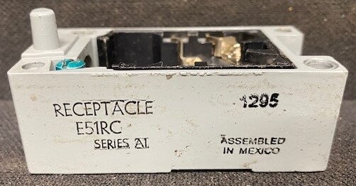 Cutler-Hammer E51RC Series A1 Limit Switch Receptacle - Image 3