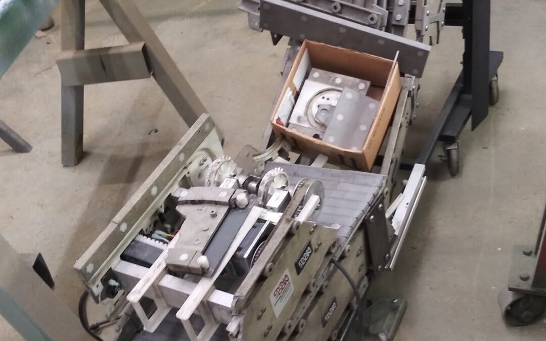 Dnyacon 12 Inch wide Modular Incline Conveyor